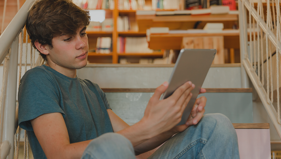 Home 8 Fully Accredited Online School